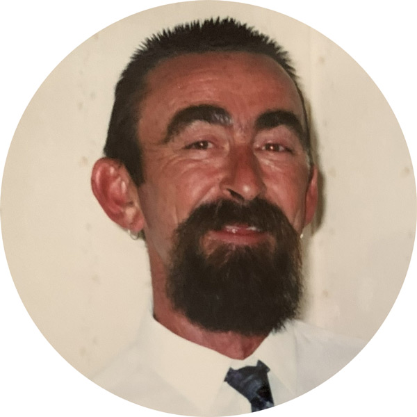 Headshot image of SHAW – John Raymond